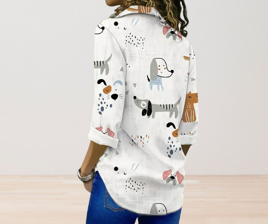 Camisa blanca con estampado de perritos