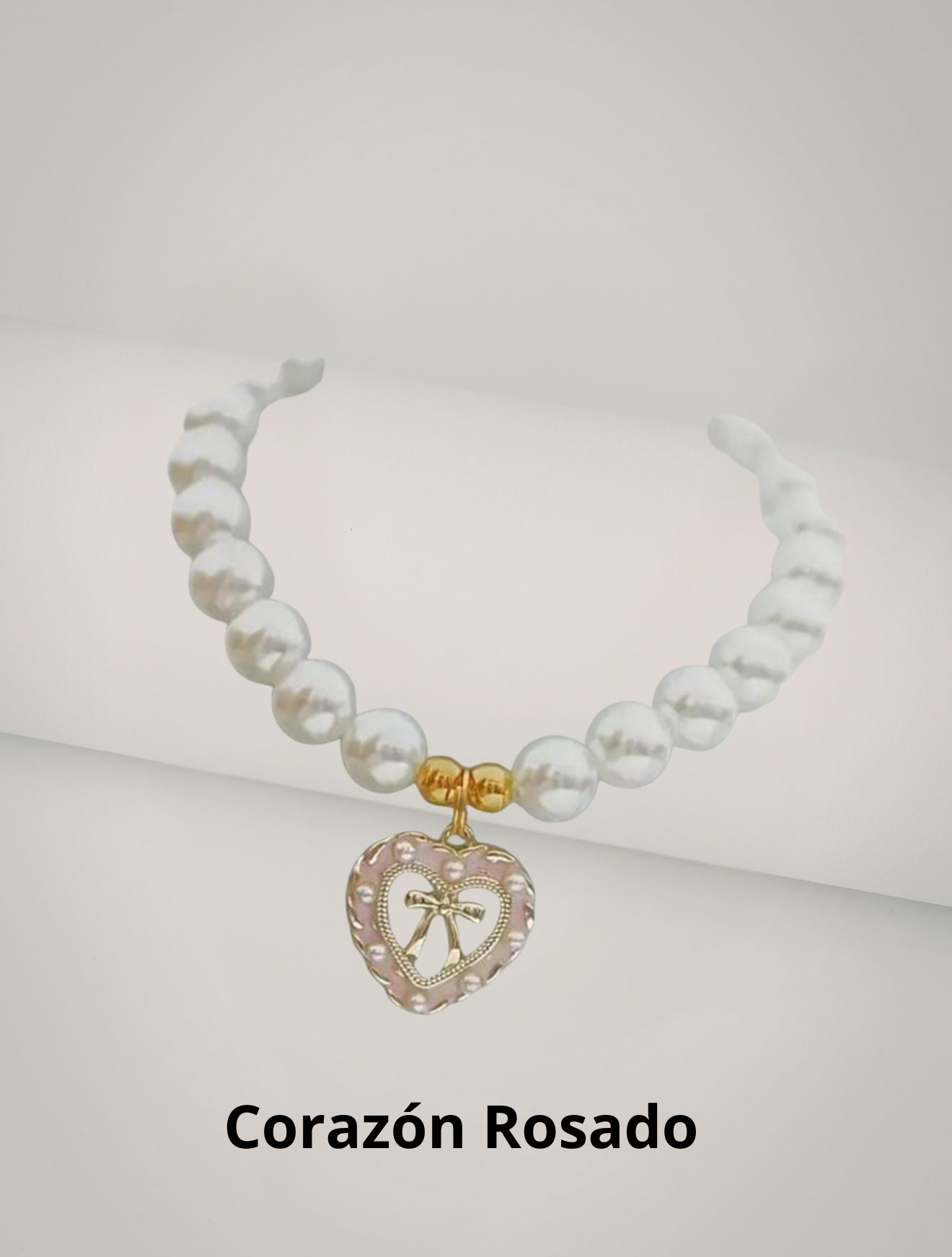 Collar de perlas dije en corazón dorado con perlas